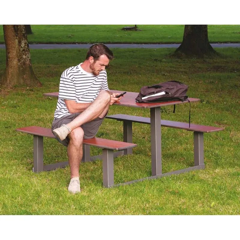 TABLE RIGA – Image 2