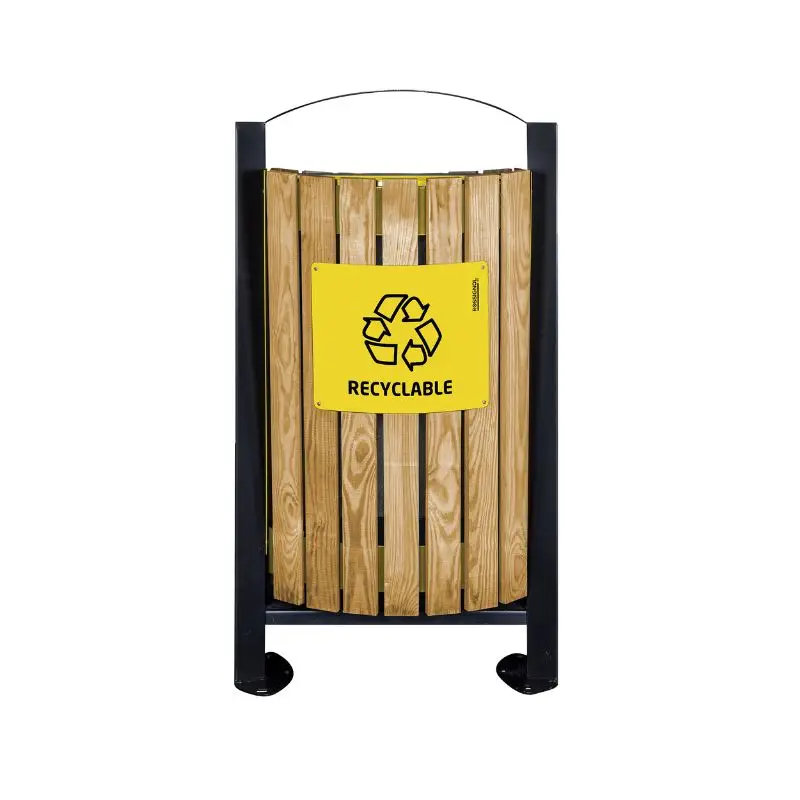 Poubelle recyclage en bois avec panneau jaune.