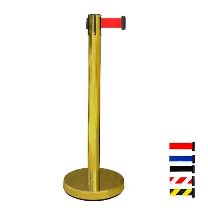 Poteau de guidage doré avec sangle rétractable rouge